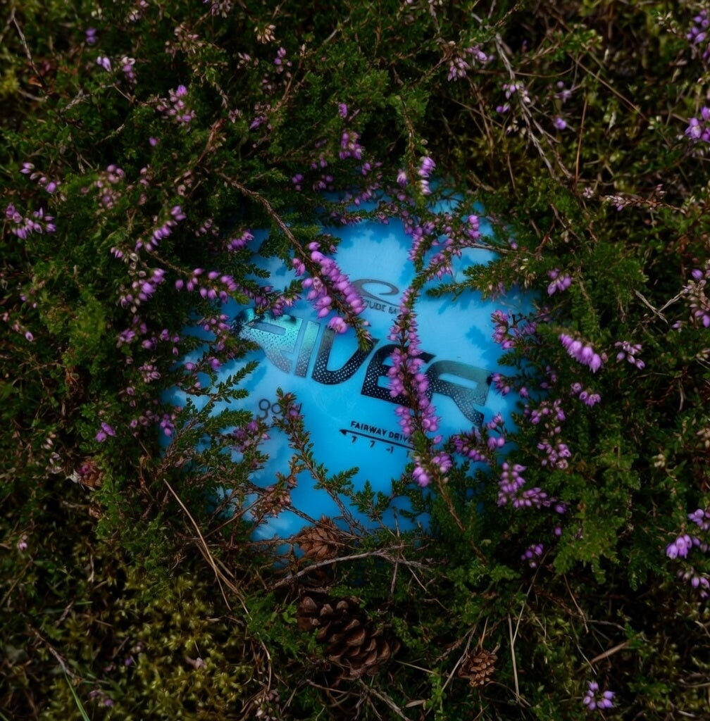 Latitude 64 River gjemt under lyng